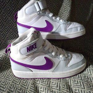 Nike court borough mid 2